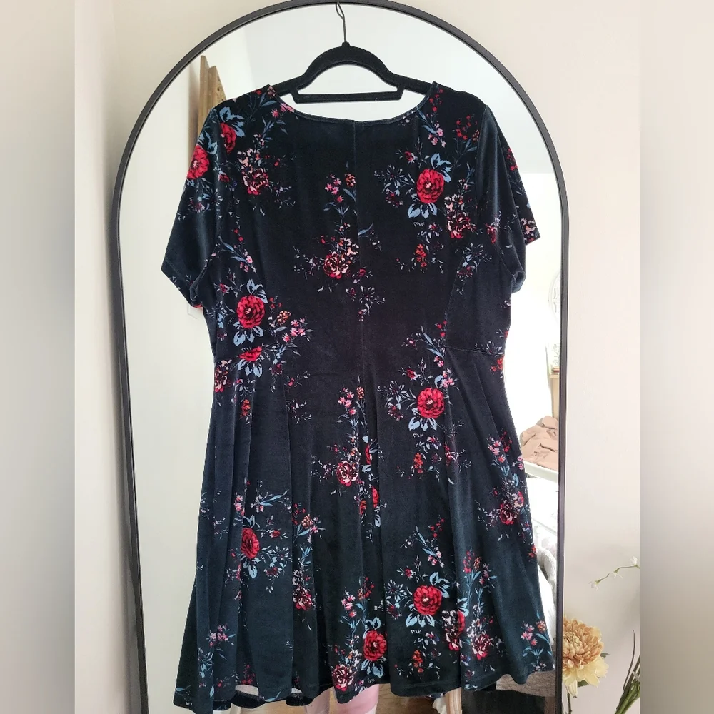 Dark Green Velvet Torrid Floral Swing Dress - Picture 8 of 8